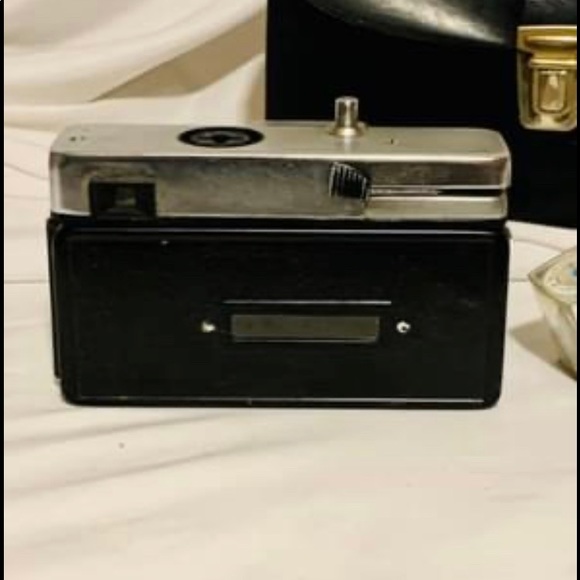 Vtg Camera/Flash bulbs/Case UNTESTED  (Halina Simplette EE Auto) - Picture 4 of 7